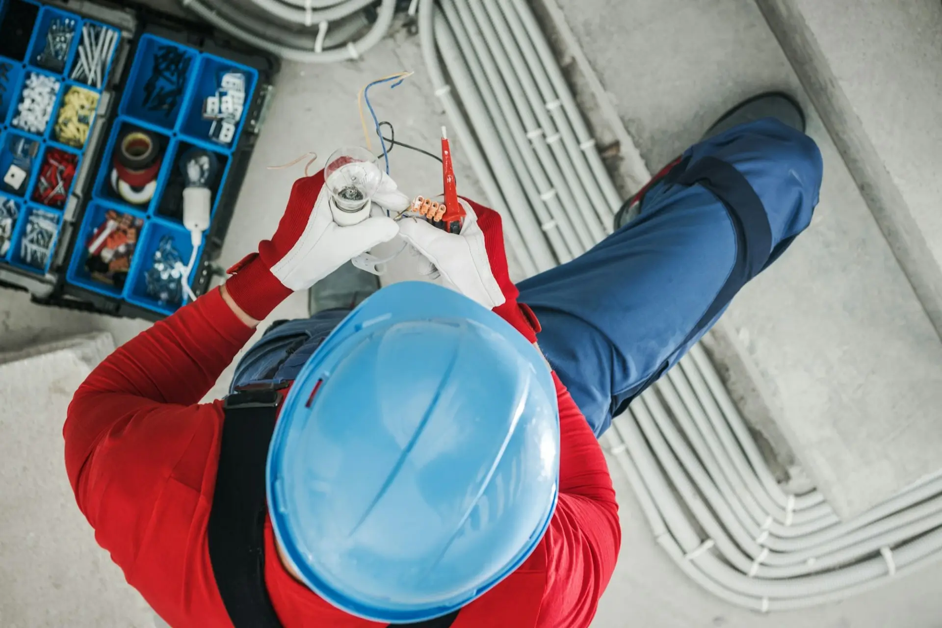 Top Benefits of Hiring a Commercial Electrical Contractor